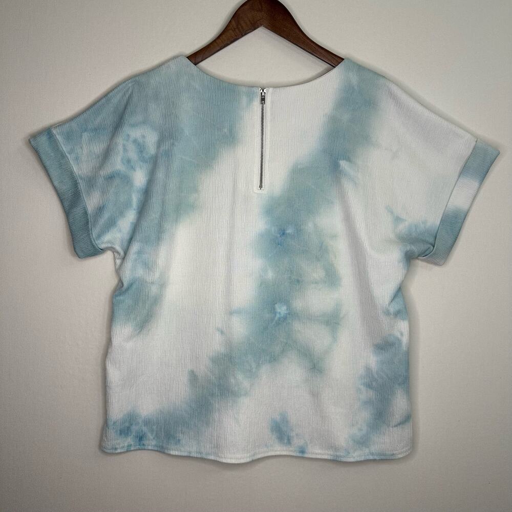 MELLÓDAY Size Medium Blue and White Tie-Dye Top - Picture 2 of 10